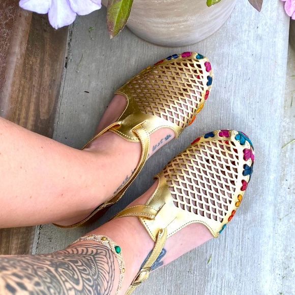 Women’s Huarache Shoes/Sandals. Shimmering Gold with Colorful Leather Sides. - Picture 4 of 9